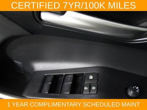 Used 2023 Toyota Highlander XLE AWD/4WD image 17