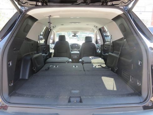 Used 2021 Chevrolet Traverse LT w/ LT Premium Package AWD/4WD image 27