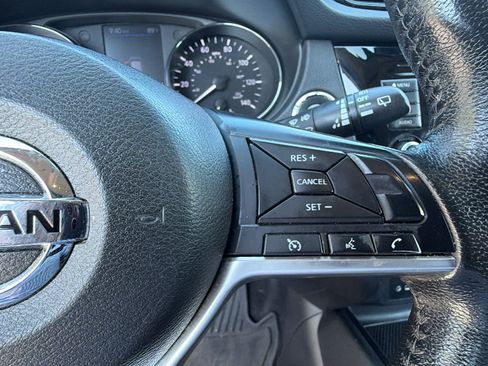 Used 2019 Nissan Rogue SV AWD/4WD image 25