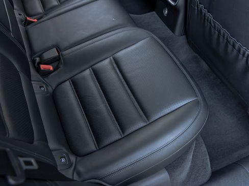 Certified 2018 Porsche Macan GTS AWD/4WD image 52