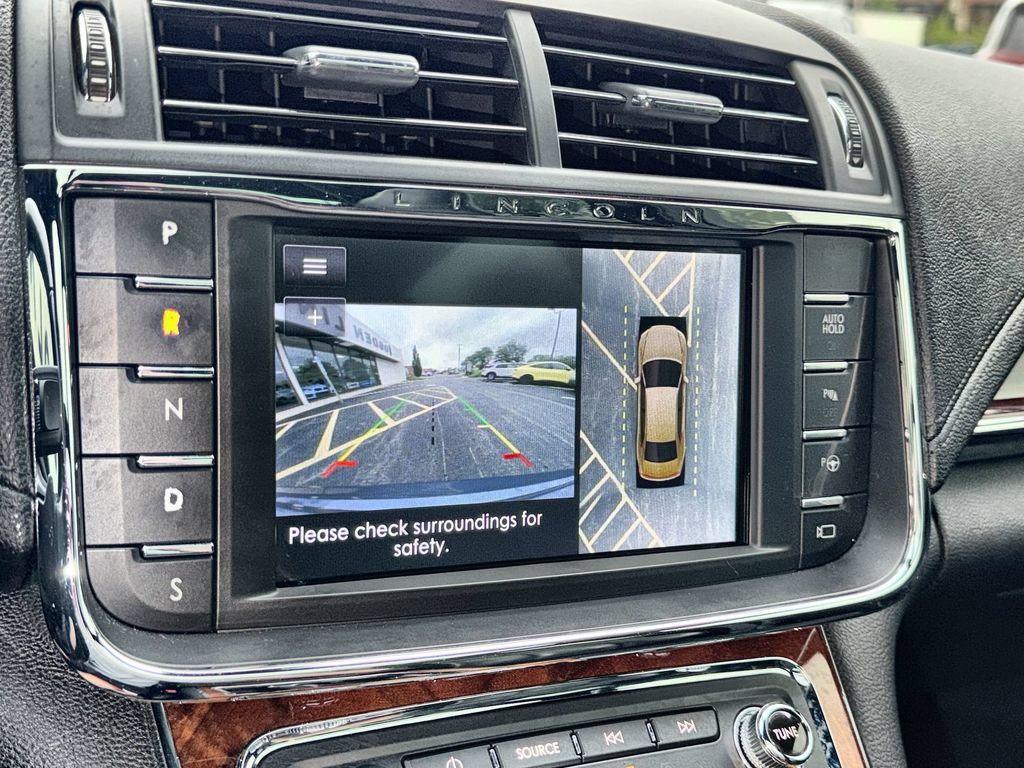 Used 2020 Lincoln Continental Reserve FWD image 25