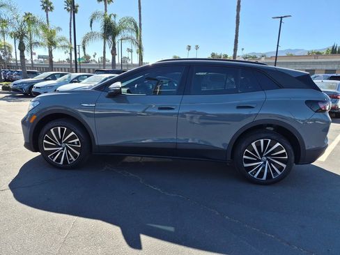 Used 2025 Volkswagen ID.4 Pro image 4