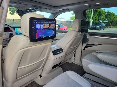 Used 2025 Cadillac Escalade ESV Sport Platinum AWD/4WD image 12