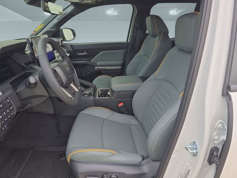 Used 2025 Toyota Tacoma 4x4 Double Cab Hybrid image 3