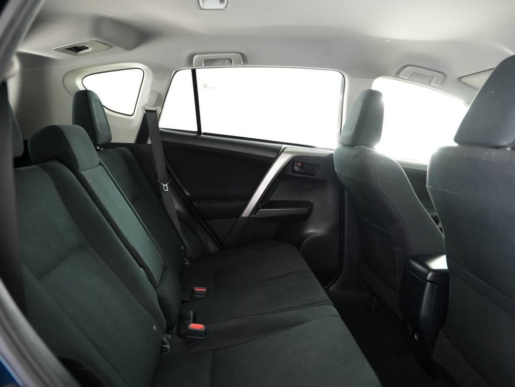 Used 2018 Toyota RAV4 LE w/ All Weather Liner Package AWD/4WD image 35