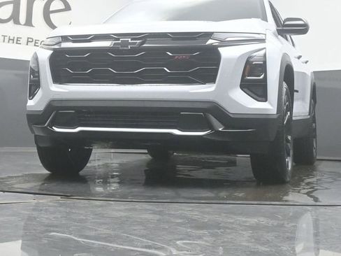 New 2026 Chevrolet Equinox RS w/ LPO, Floor Liner Package FWD image 34