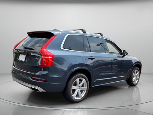 Used 2021 Volvo XC90 T6 Momentum w/ Protection Package Premier AWD/4WD image 5