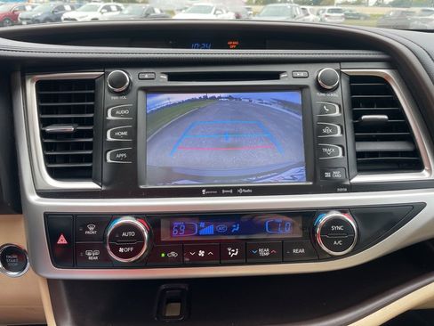 Used 2016 Toyota Highlander XLE image 21