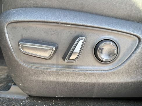 Used 2025 Toyota Land Cruiser image 16