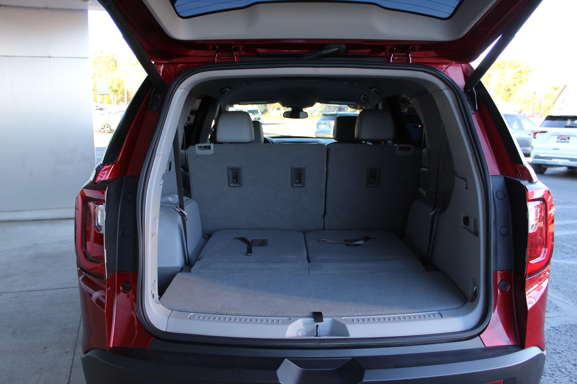 Certified 2023 GMC Acadia SLT AWD/4WD image 6