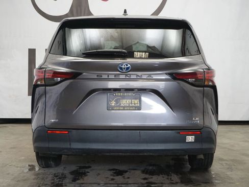 Used 2022 Toyota Sienna LE image 7