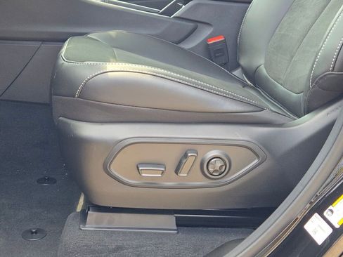 New 2025 Jeep Grand Cherokee L Laredo image 25