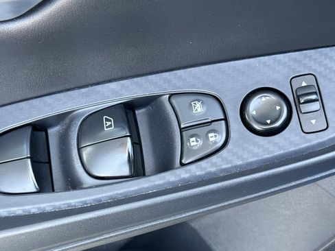 Used 2024 Nissan Sentra SV FWD image 11