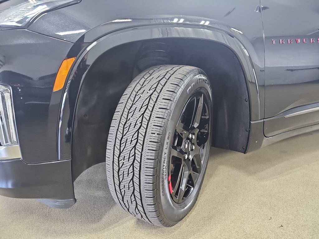 Certified 2023 Chevrolet Traverse Premier w/ Redline Edition AWD/4WD image 40