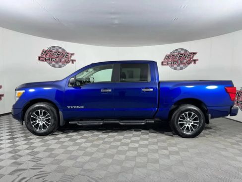 Used 2021 Nissan Titan SV w/ SV Convenience Package AWD/4WD image 4