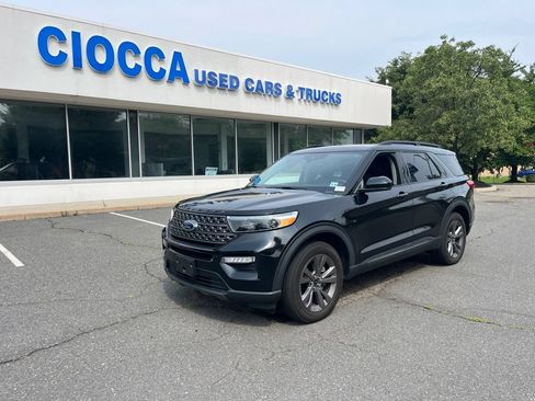 Used 2023 Ford Explorer XLT w/ Equipment Group 202A AWD/4WD image 1