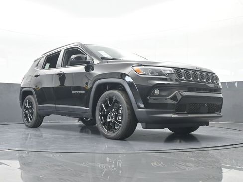 Used 2026 Jeep Compass Latitude AWD/4WD image 54