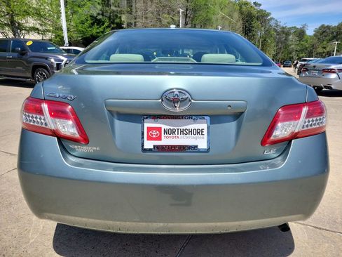 Used 2011 Toyota Camry LE w/ LE Extra-Value Pkg image 5