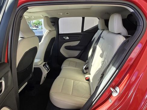 Used 2023 Volvo XC40 B5 Plus w/ Protection Package Premier image 16