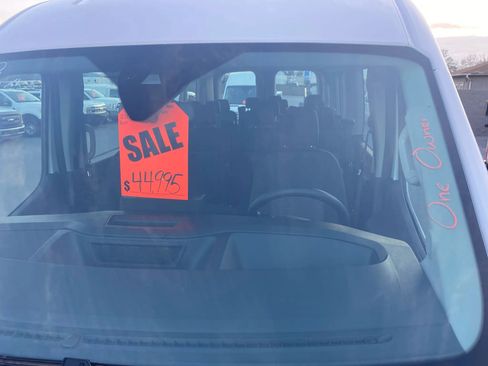 Used 2022 Ford Transit 350 XLT image 4