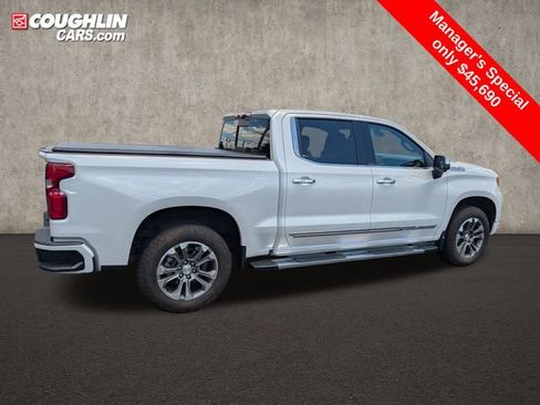 Used 2024 Chevrolet Silverado 1500 High Country w/ Technology Package AWD/4WD image 9