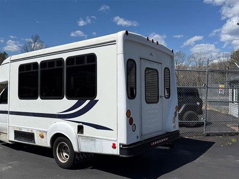 Used 2015 Ford E-350 and Econoline 350 Super Duty w/ Shuttle Bus Prep Package image 5