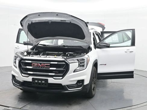 Used 2024 GMC Terrain AT4 AWD/4WD image 43