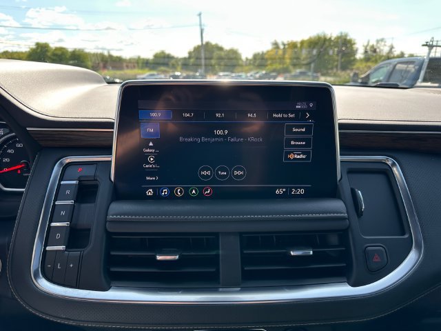Used 2021 Chevrolet Tahoe Premier w/ Premium Package AWD/4WD image 16