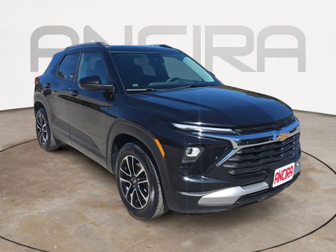 Used 2024 Chevrolet TrailBlazer LT w/ Driver Confidence Package image 4