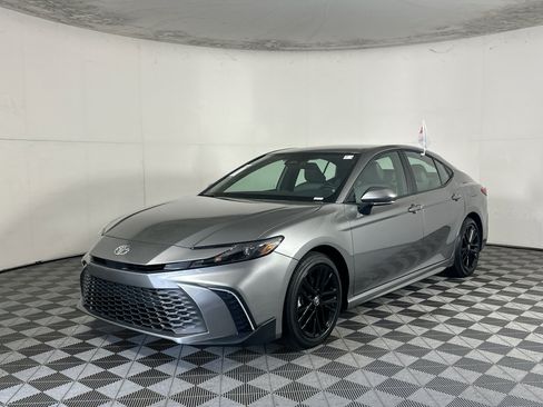 Certified 2026 Toyota Camry SE FWD image 7
