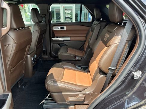 Used 2021 Ford Explorer King Ranch AWD/4WD image 13