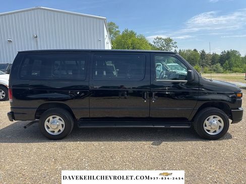 Used 2011 Ford E-150 and Econoline 150 Wagon RWD image 7