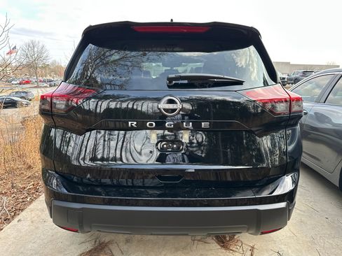 New 2026 Nissan Rogue S image 4