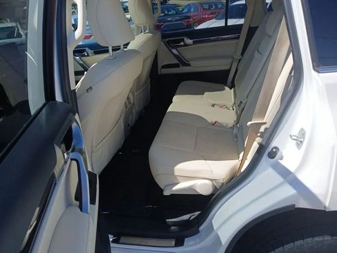 Used 2022 Lexus GX 460 image 18