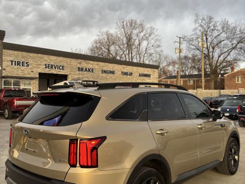 Used 2021 Kia Sorento SX Prestige image 3