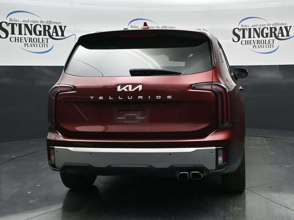 Used 2023 Kia Telluride EX w/ EX Captain's Chair Package FWD image 6