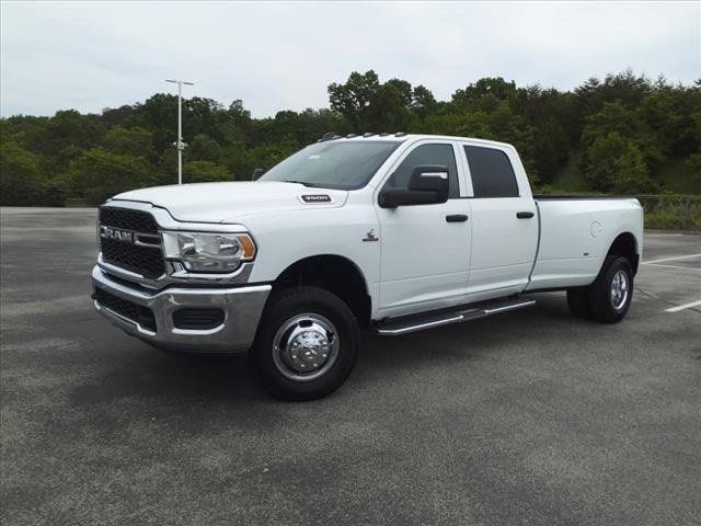 New 2024 RAM 3500 Tradesman w/ Chrome Appearance Group AWD/4WD image 2