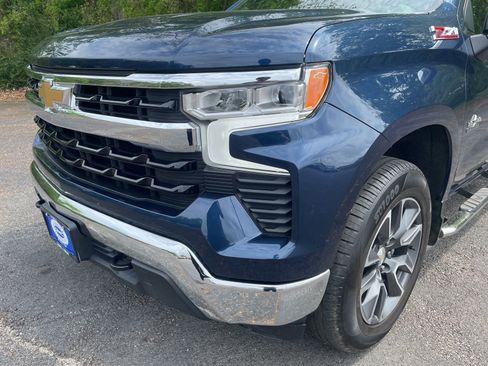 Used 2023 Chevrolet Silverado 1500 LT image 9