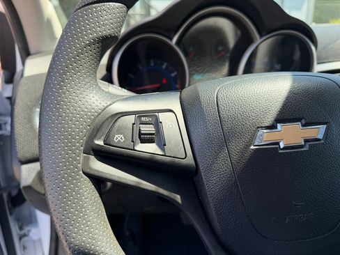 Used 2016 Chevrolet Cruze LT image 14
