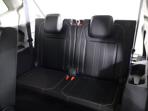 Used 2022 Volkswagen Tiguan SE FWD image 35