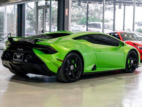 Used 2023 Lamborghini Huracan Tecnica image 6