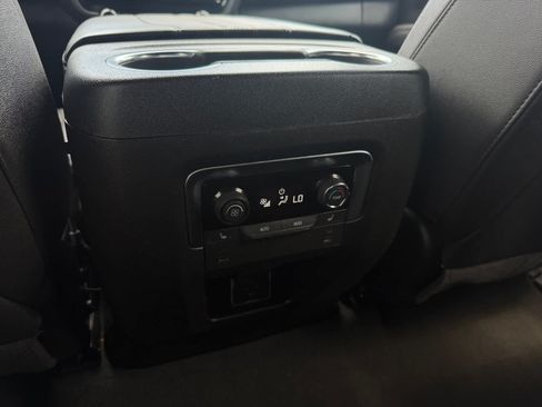 Used 2025 Chevrolet Tahoe High Country AWD/4WD image 43
