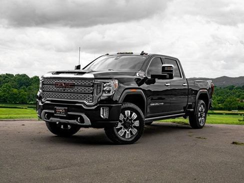Used 2021 GMC Sierra 2500 Denali w/ Denali Black Diamond Edition AWD/4WD image 2