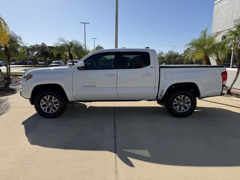 Used 2017 Toyota Tacoma SR5 image 7