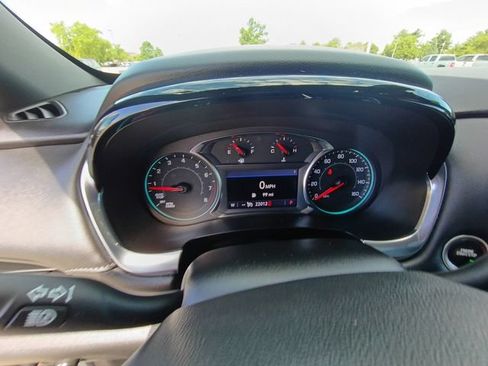 Used 2023 Chevrolet Traverse LT FWD image 30