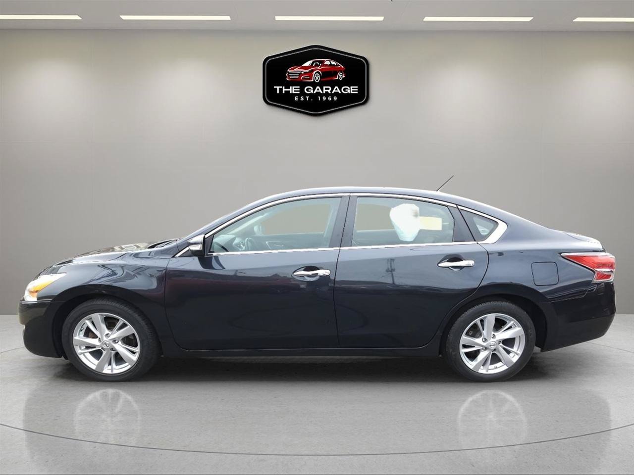 Used 2014 Nissan Altima 2.5 SL w/ Moonroof Package FWD image 3