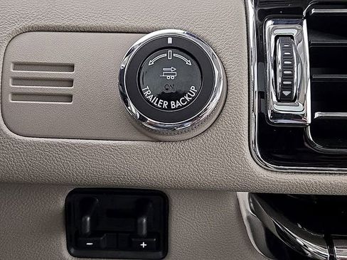 Certified 2024 Lincoln Navigator L Reserve image 27