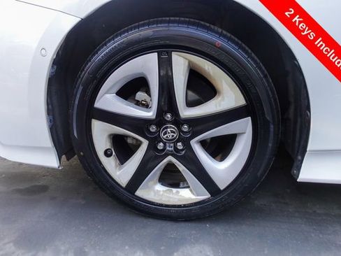 Certified 2017 Toyota Prius Three Touring image 2