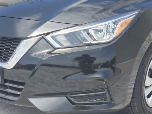 Used 2021 Nissan Versa S FWD image 11