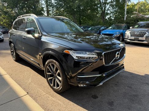 Used 2018 Volvo XC90 T6 Momentum w/ Convenience Package AWD/4WD image 4